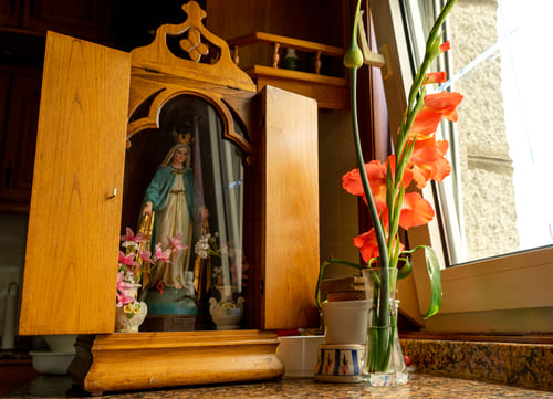 Tenha em casa um lugar para Maria