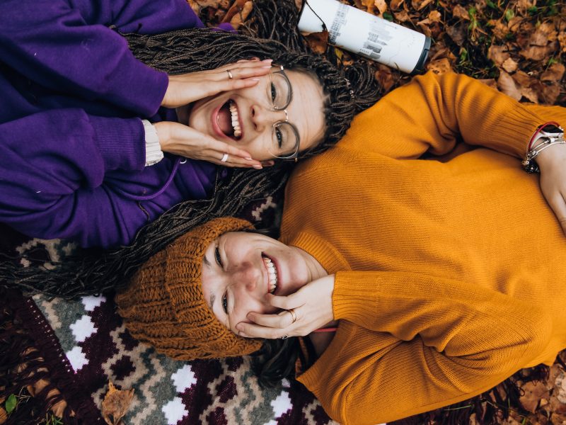 Sorriso e felicidade: como funciona essa relação?