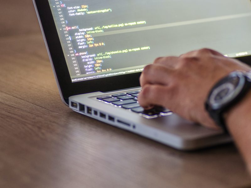 Aprenda mais sobre tecnologia em cursos gratuitos
