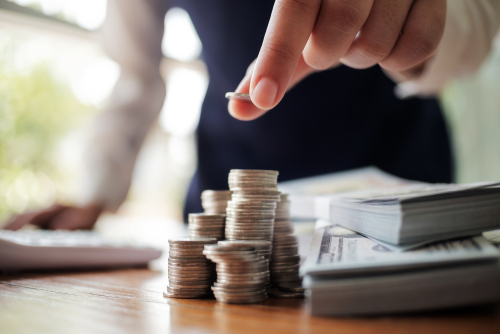 Como estabelecer a educação financeira como rotina da casa desde cedo?