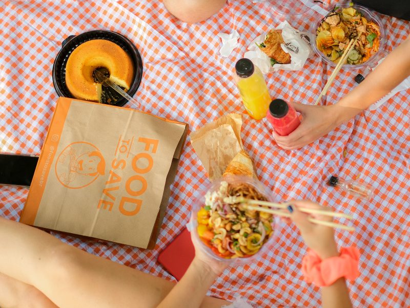 Fome e desperdício alimentar: aplicativo ajuda a combater os dois males