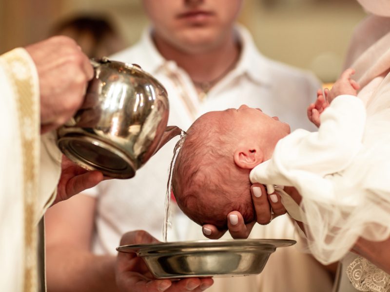 E quando os padrinhos de Batismo mudam de religião?