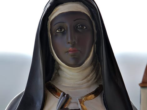 Descubra a história de 5 santos negros