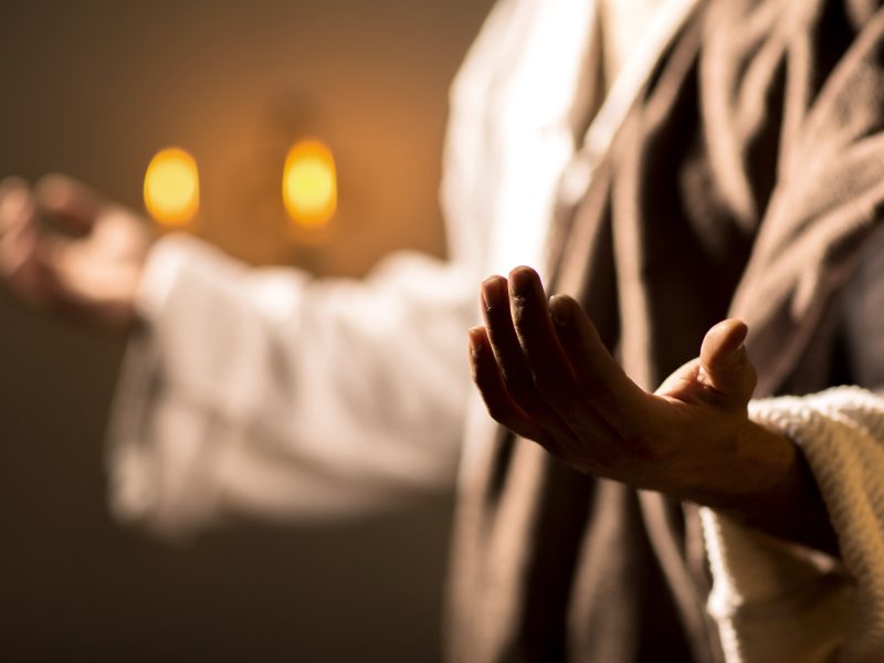Jesus é Rei, Vivo Ressuscitado, o Alfa e o Ômega!