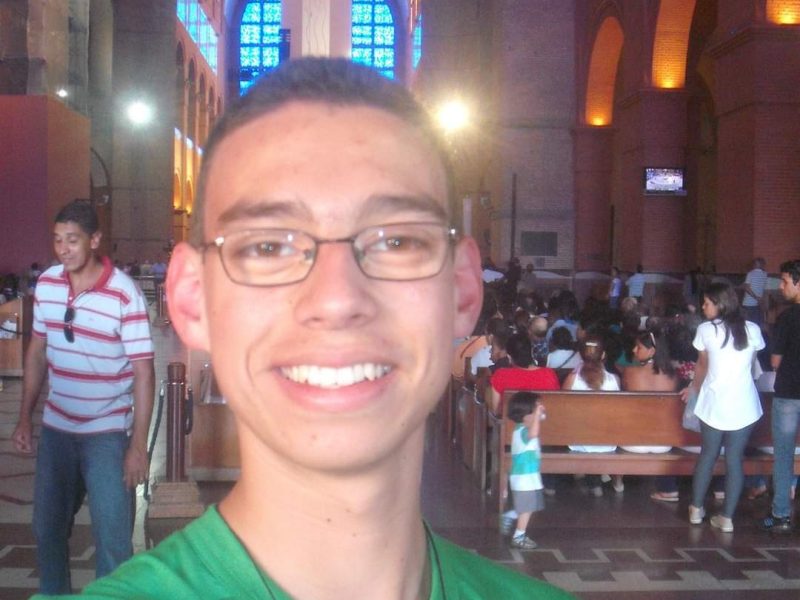 Estudo mostra que crianças que participam da religião crescem mais felizes