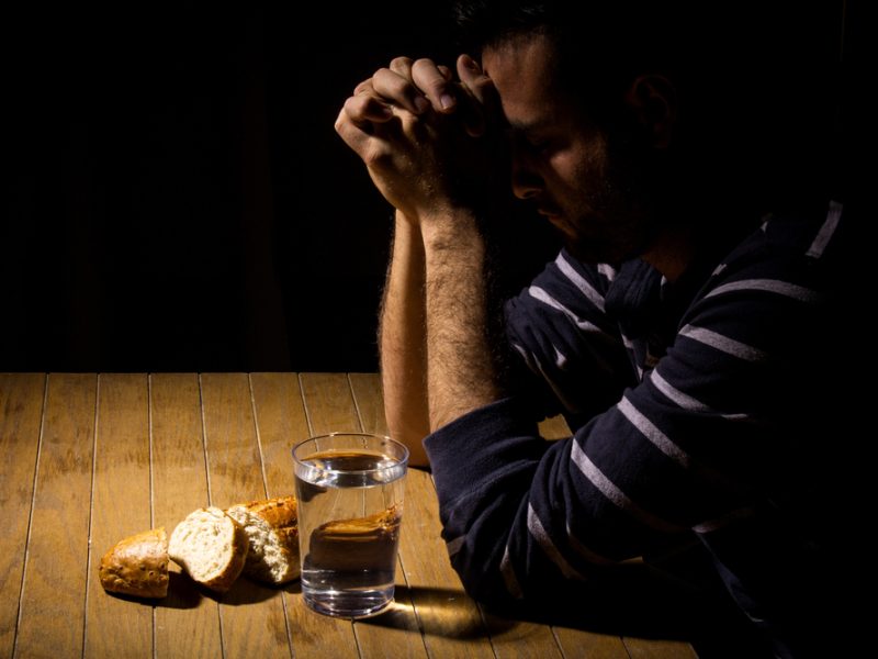“Devo fazer jejum na Quaresma?” Entenda as recomendações da Igreja
