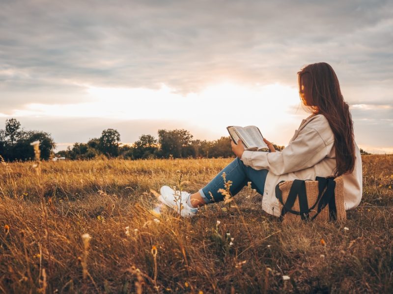 Doses de fé para aliviar o estresse: 3 versículos que vão ajudar a se sentir melhor