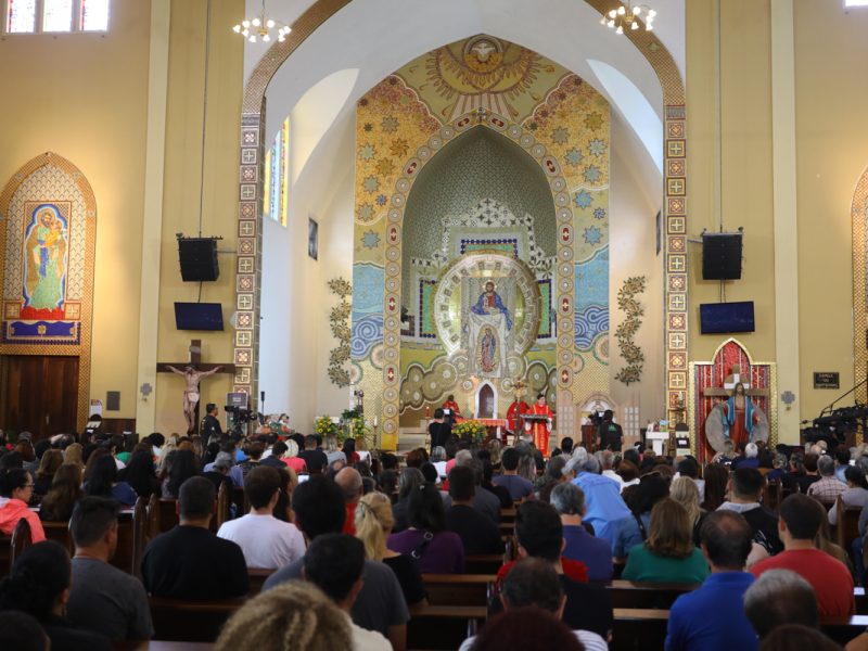 Por que vamos à Santa Missa se Deus está em todos os lugares?
