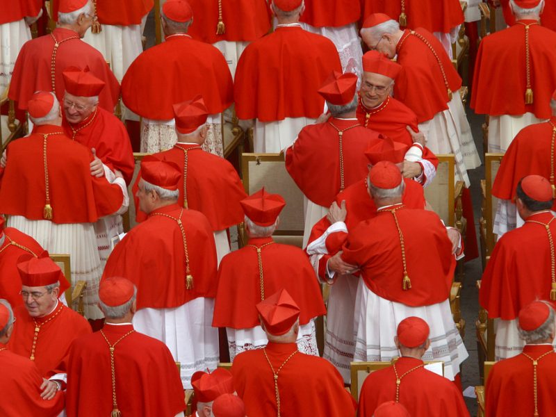 Conheça as vestes dos Cardeais e seus significados
